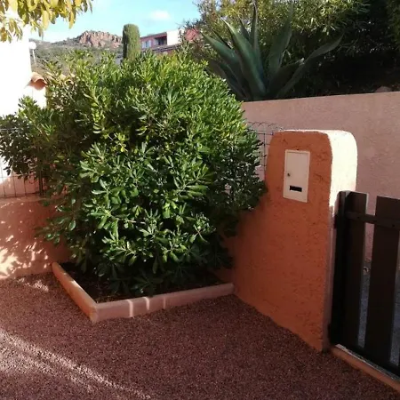 Apartamento Agay Plage 12 *